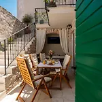 Arba - Authentic Mediterranean With Jacuzzi Villa Rab Town