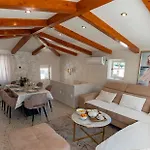 Arba - Authentic Mediterranean With Jacuzzi Villa