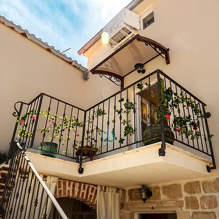 Arba - Authentic Mediterranean With Jacuzzi Villa