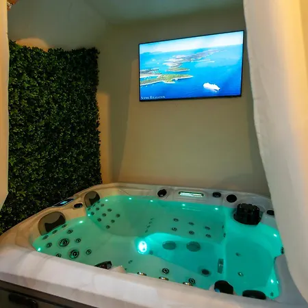 Villa Arba - Authentic Mediterranean With Jacuzzi *