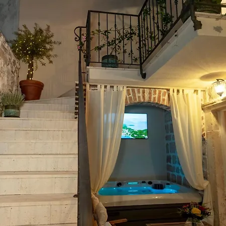 Villa Arba - Authentic Mediterranean With Jacuzzi *